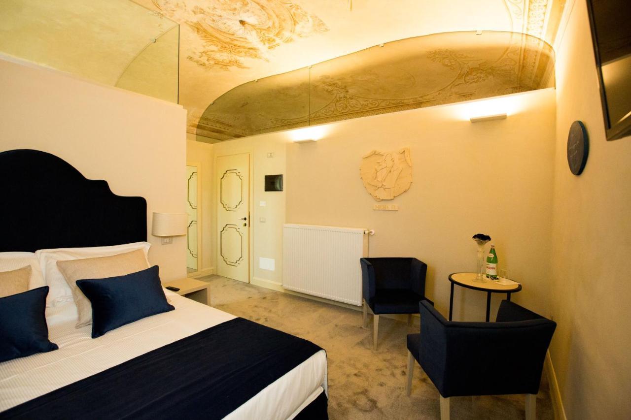 Palazzo Franceschini Hotel Cascia Exterior photo