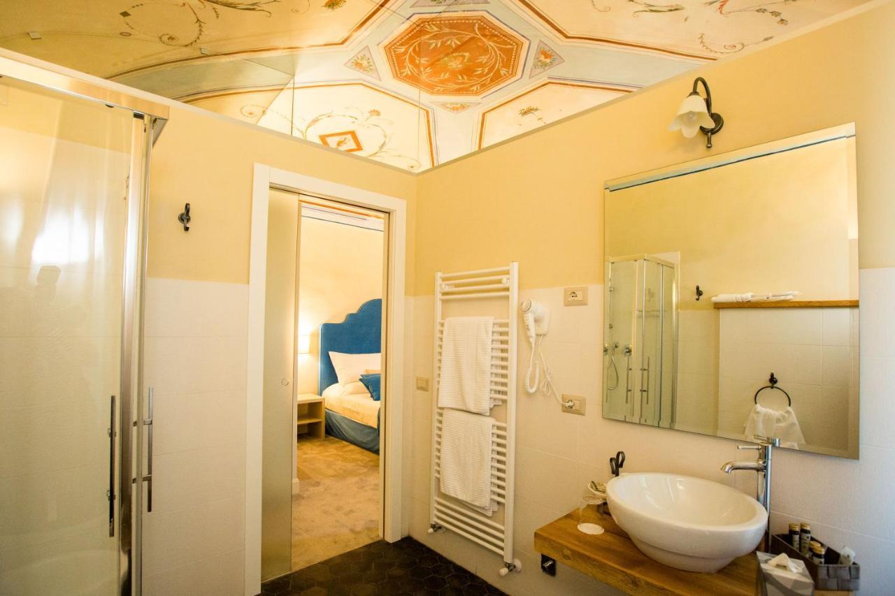 Palazzo Franceschini Hotel Cascia Exterior photo